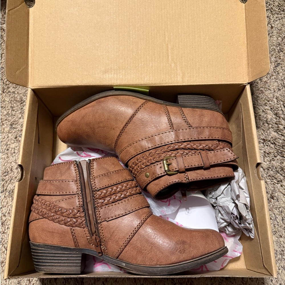 Vintage Brown Leather Ankle Boots with Buckle